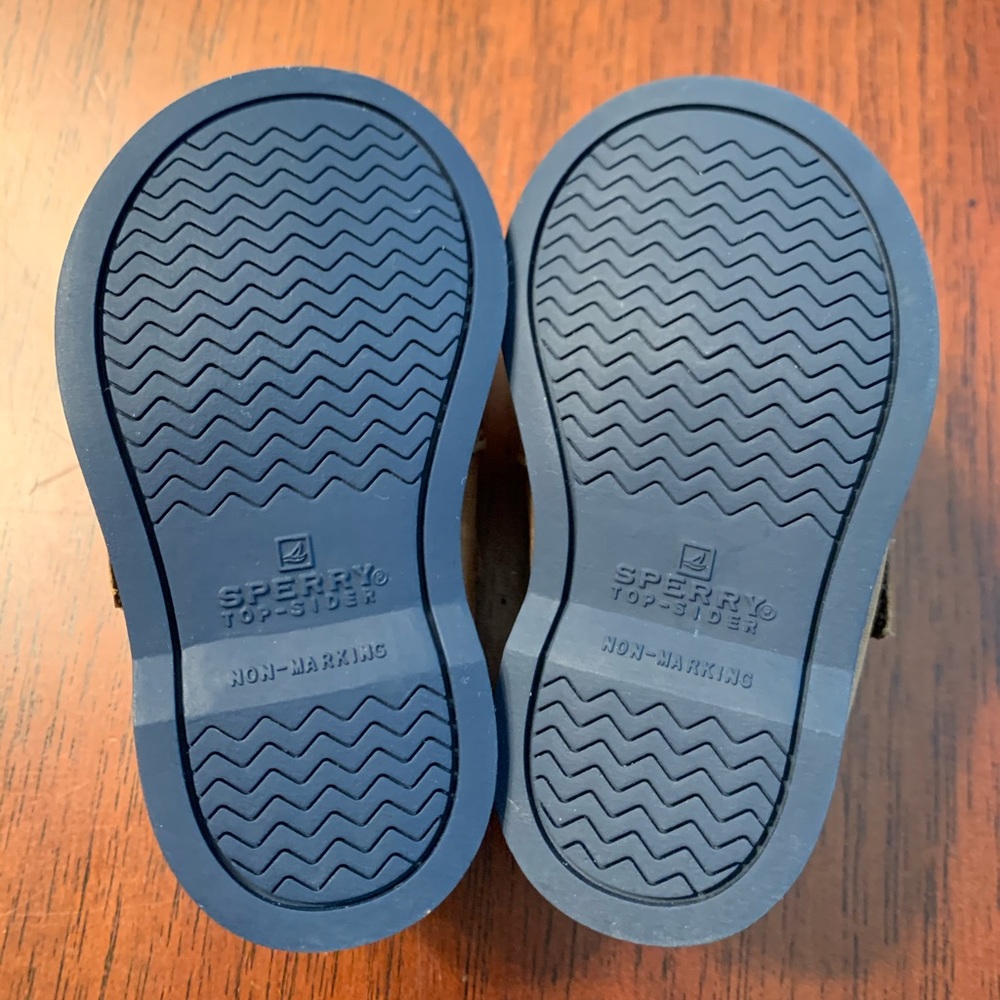 Vineyard Vines Baby Sperry Shoes - Picture 4 of 7